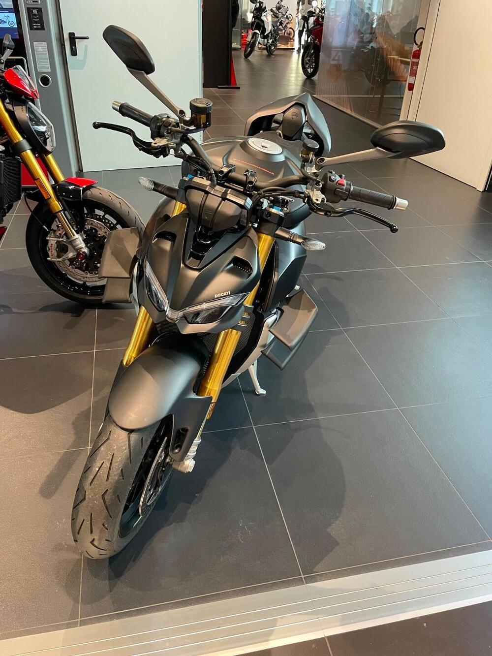 Ducati Streetfighter V4 1100 S (2021 - 22) (2)