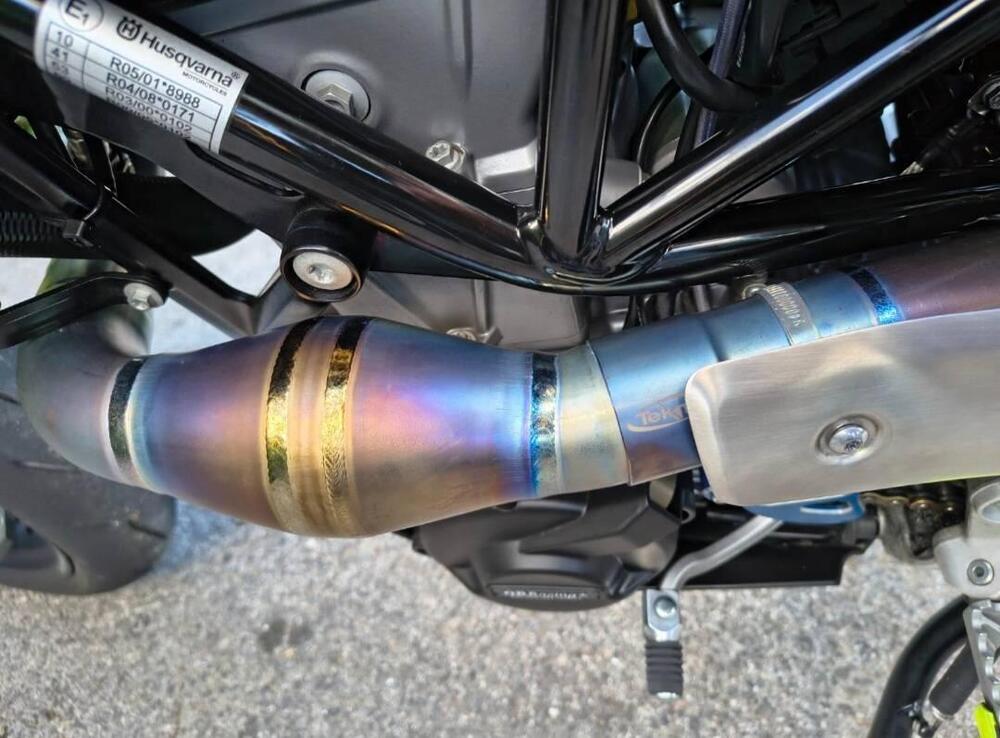 Husqvarna 701 Supermoto (2022) (9)