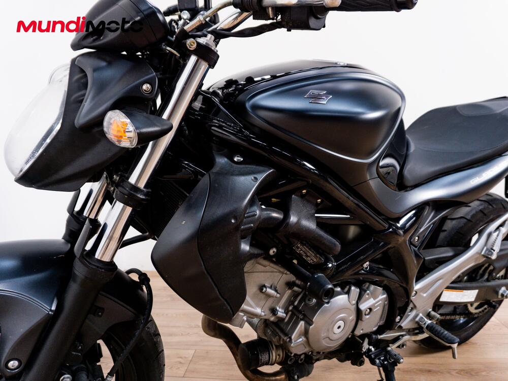 Suzuki Gladius 650 SFV ABS (2009 - 15) (9)