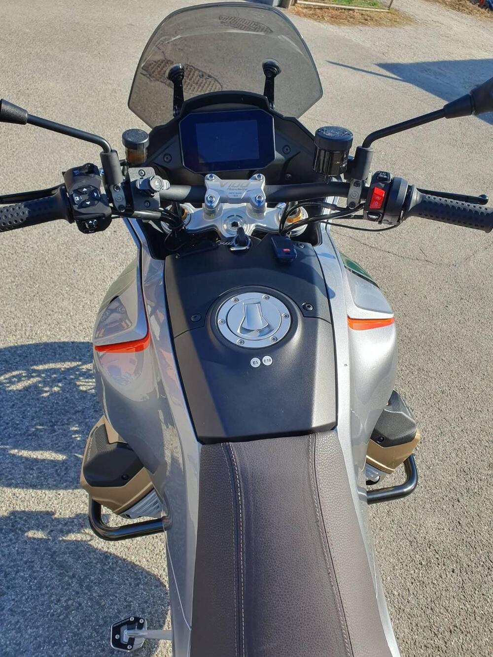 Moto Guzzi V100 Mandello S (2022 - 24) (11)