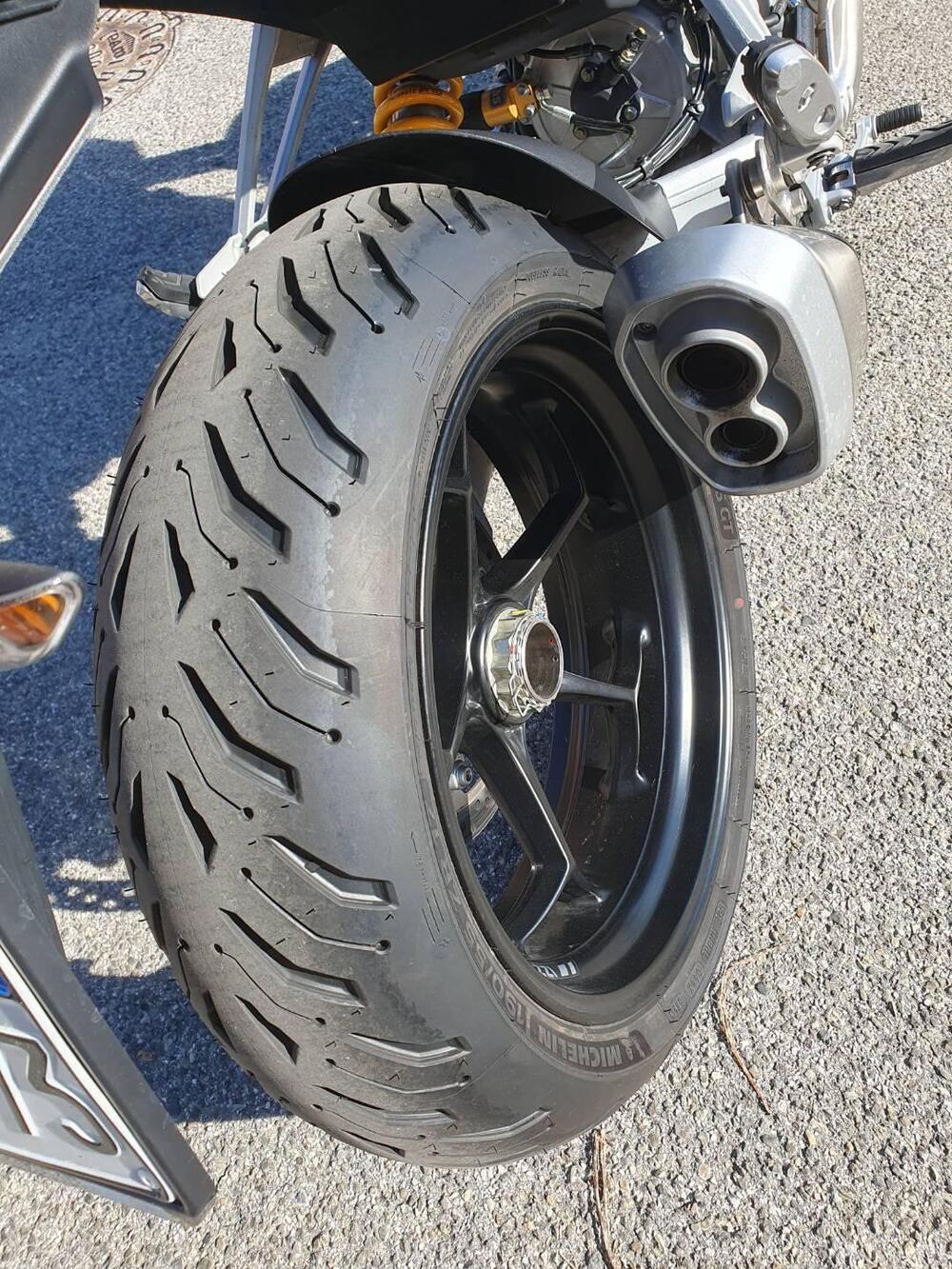 Moto Guzzi V100 Mandello S (2022 - 24) (12)