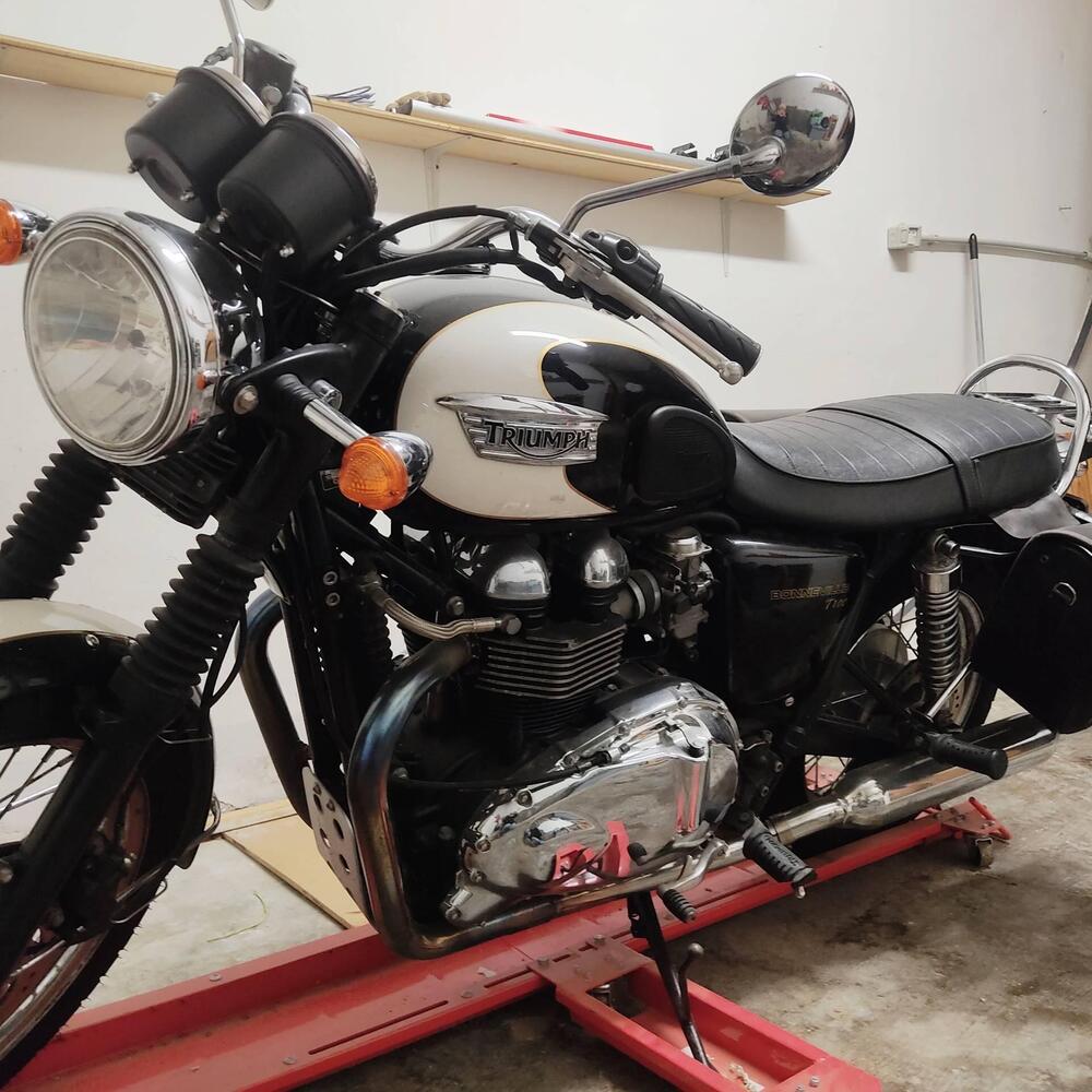 Triumph Bonneville T100 (2008 - 16) (2)