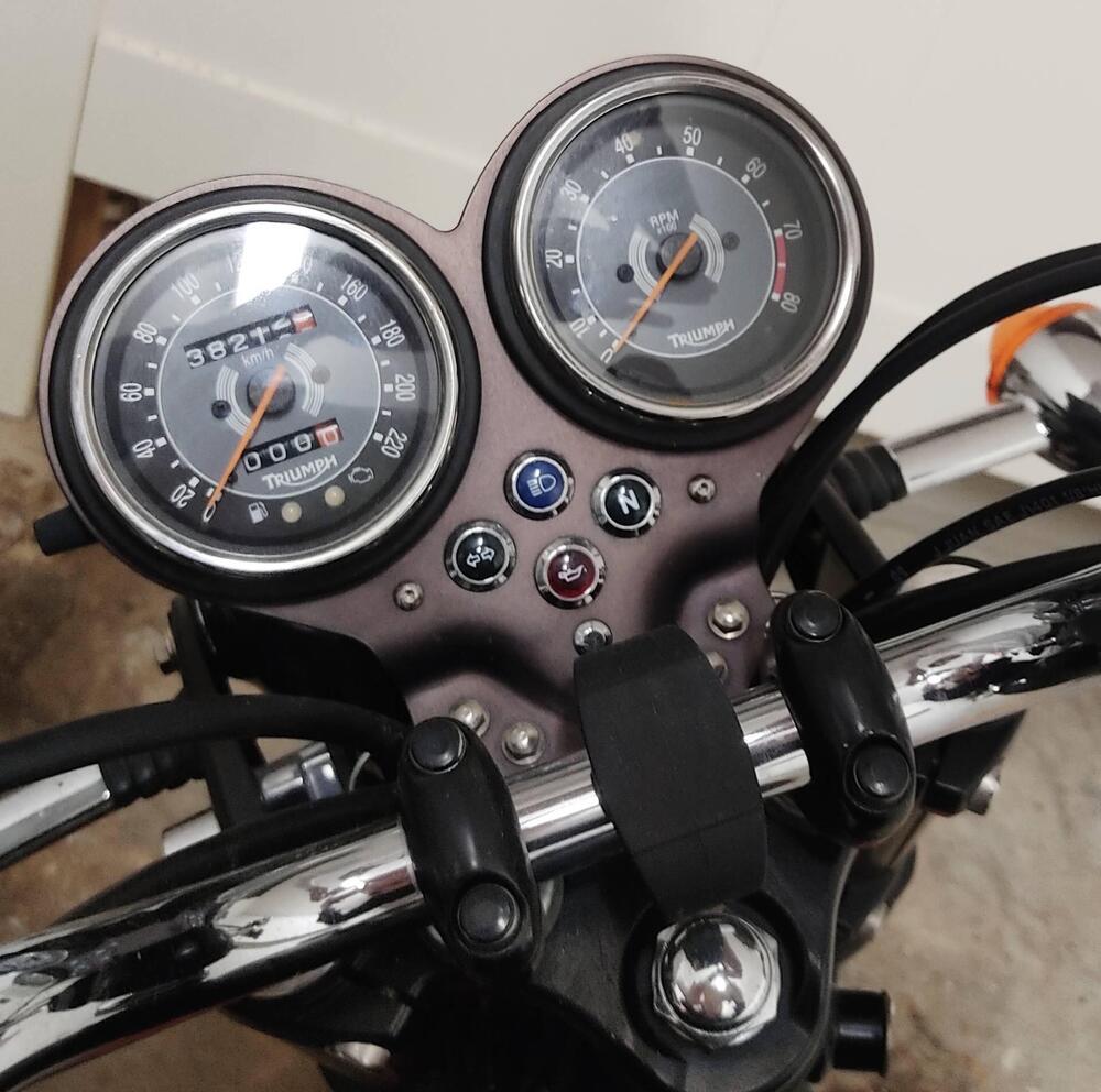 Triumph Bonneville T100 (2008 - 16) (6)