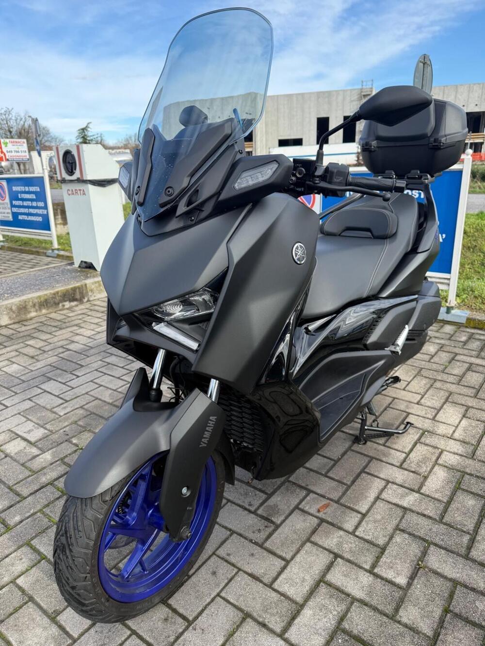 Yamaha X-Max 300 Tech Max (2021 - 24) (2)