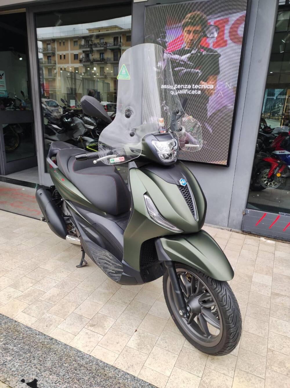 Piaggio Beverly 300 S ABS-ASR (2021 - 25) (2)