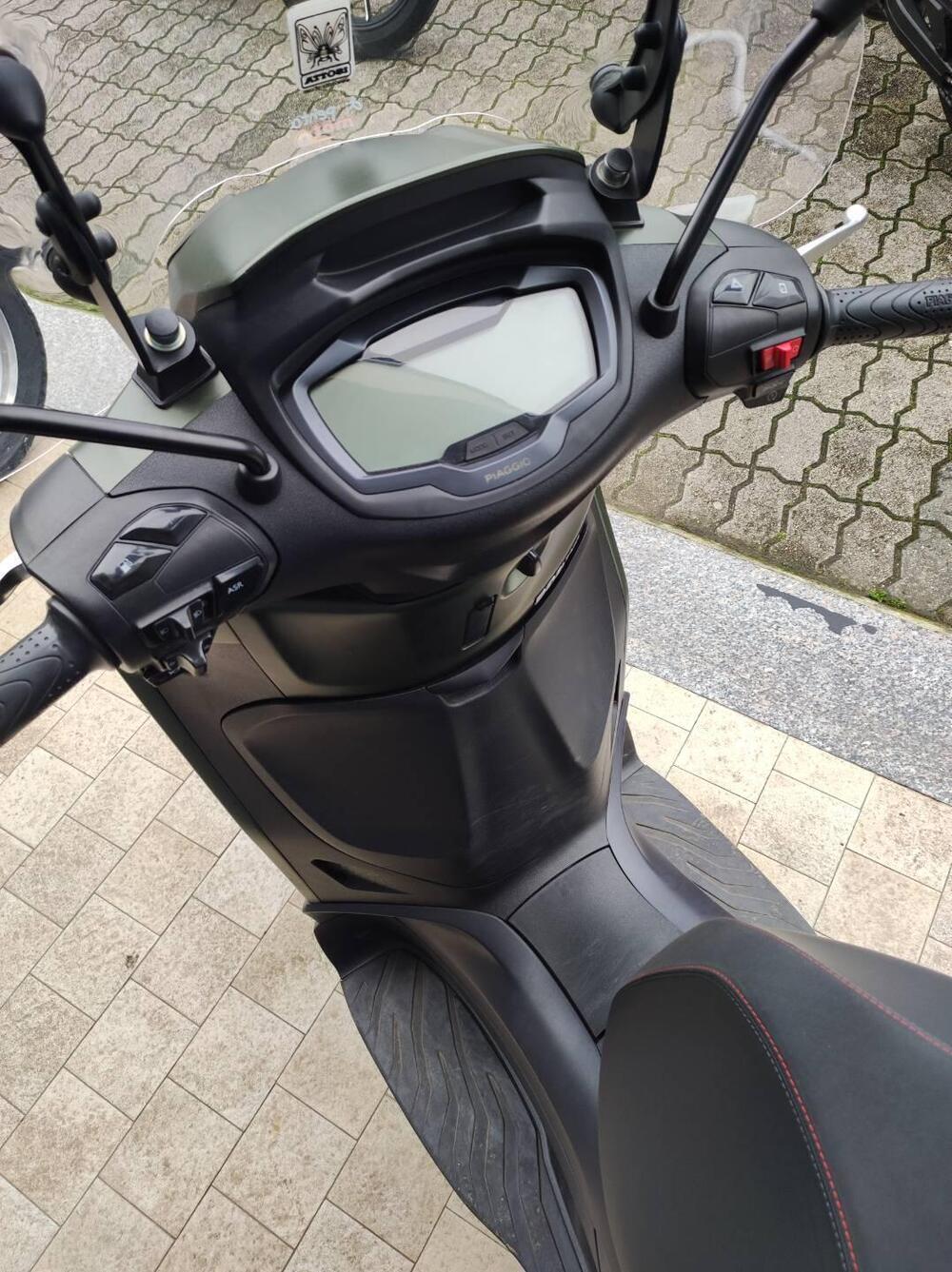 Piaggio Beverly 300 S ABS-ASR (2021 - 25) (4)