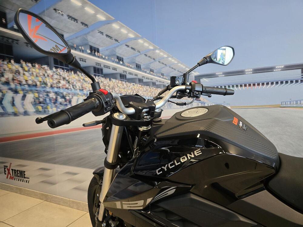 Cyclone Battlo 5S (2025 - 26) (12)