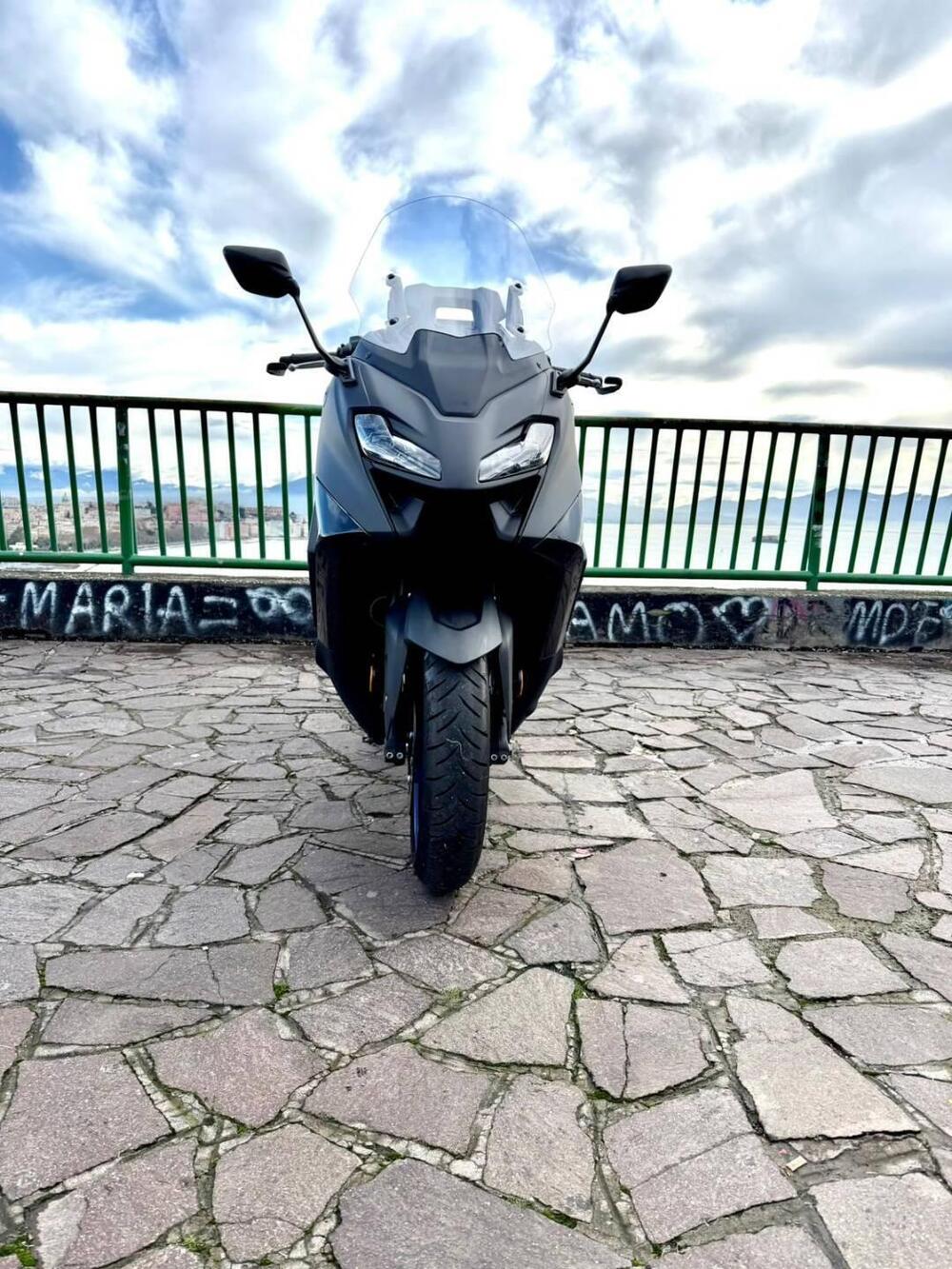 Yamaha T-Max 560 (2022 - 24) (3)