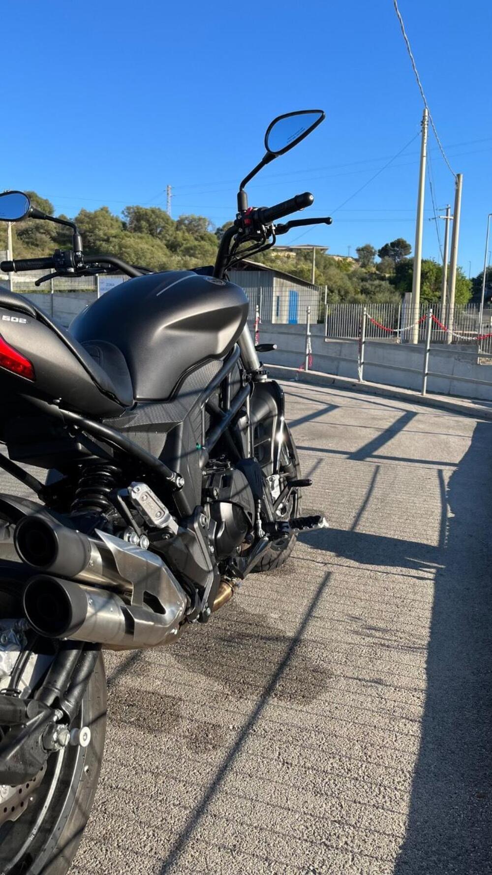 Benelli 502 C (2021 - 25)