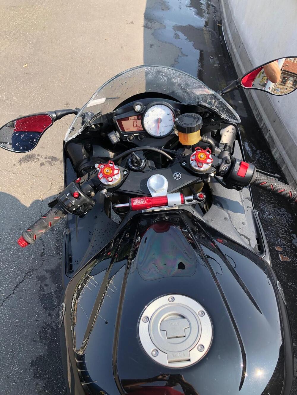 Yamaha YZF R6 (2005) (2)