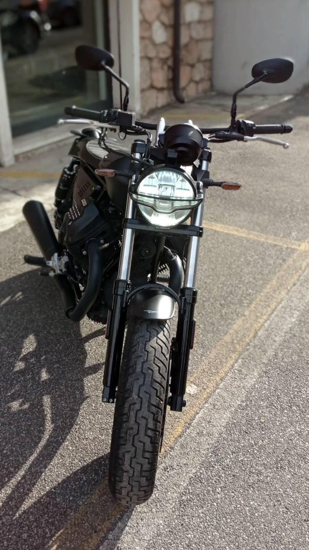 Moto Guzzi V9 Bobber Special Edition (2023 - 25) (5)