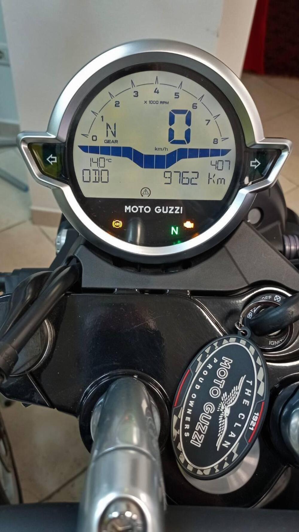 Moto Guzzi V9 Bobber Special Edition (2023 - 25) (13)