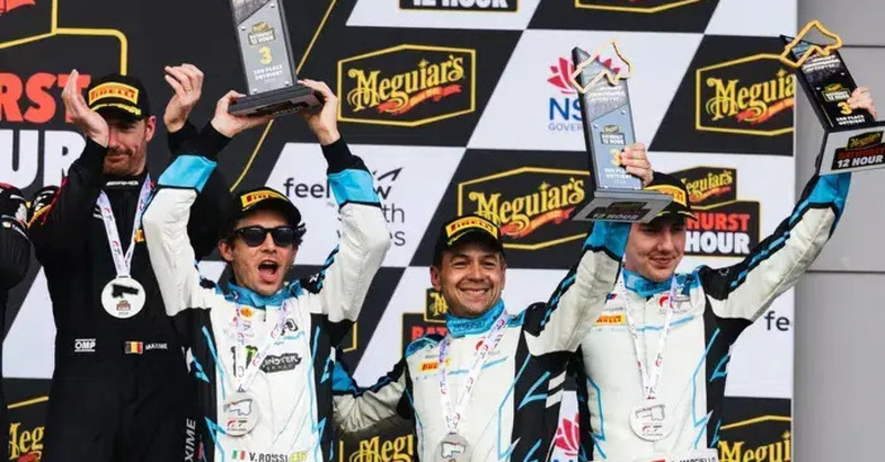 Valentino Rossi sul podio a Bathurst: terzo posto alla "12 ore pazza"