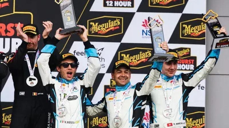 Valentino Rossi sul podio a Bathurst: terzo posto alla "12 ore pazza"