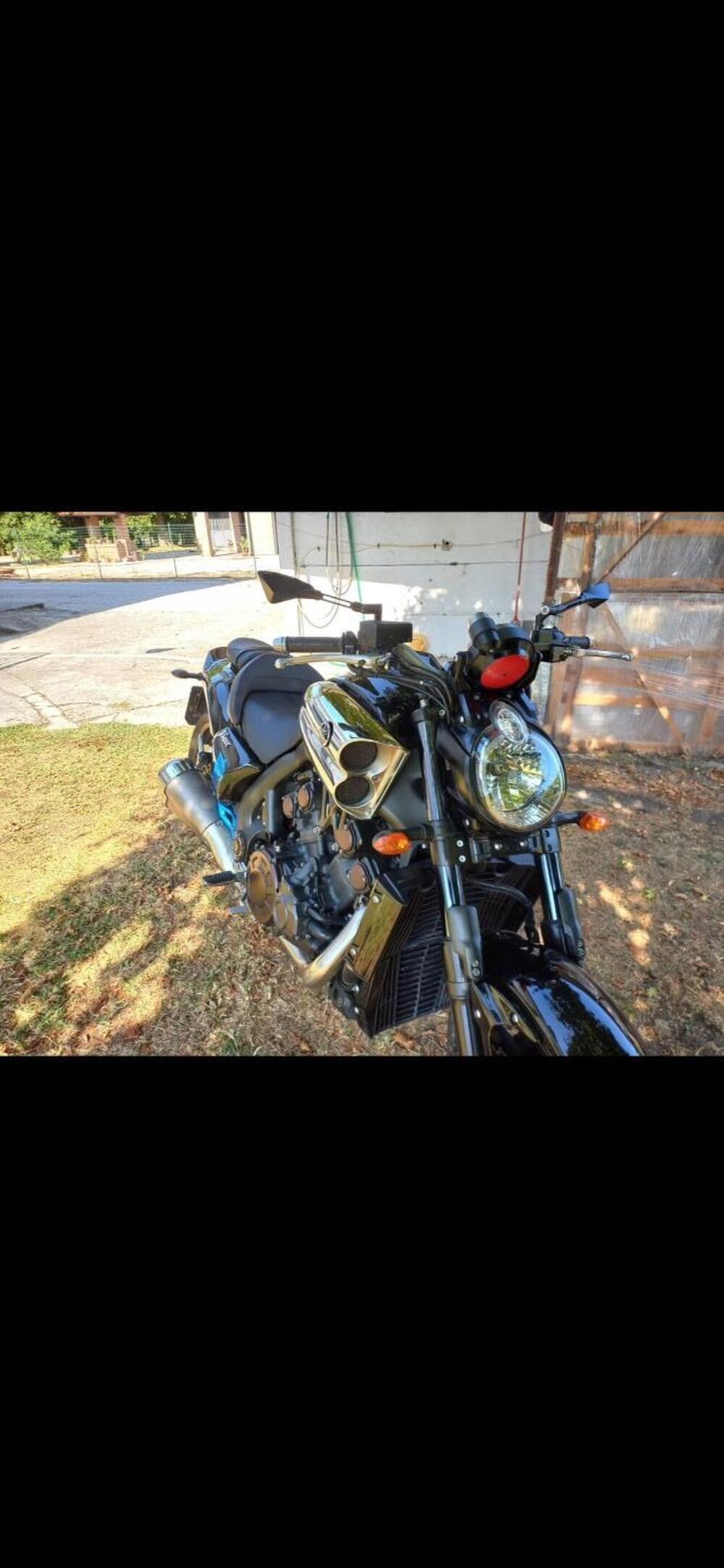 Yamaha VMAX (2008 - 17) (3)