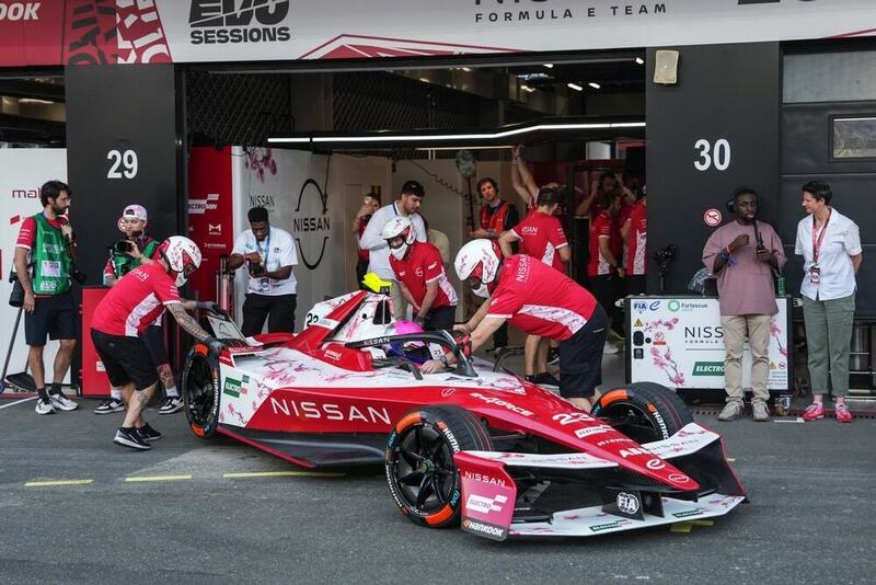 Khabi Lame in pit-lane a Jeddah a bordo di Nissan