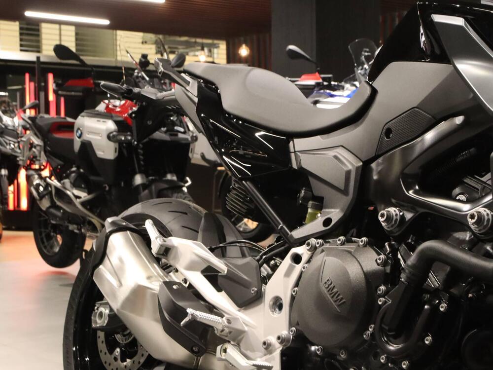 Bmw F 900 R (2025 - 26) (3)