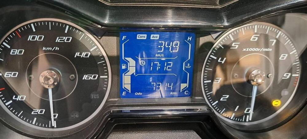 Yamaha X-Max 300 Tech Max (2021 - 24) (3)