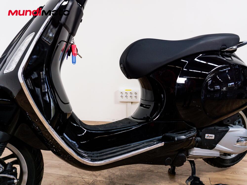 Vespa Primavera 125 Batik (2024 - 26) (9)