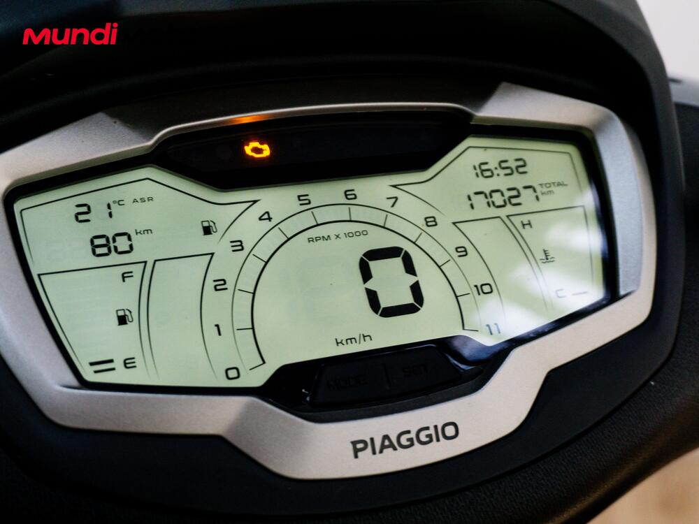 Piaggio Beverly 300 Hpe (2021) (12)