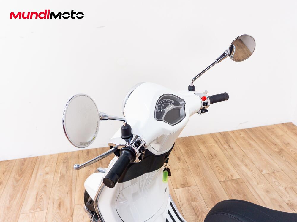 Vespa Primavera 125 Batik (2024 - 26) (11)