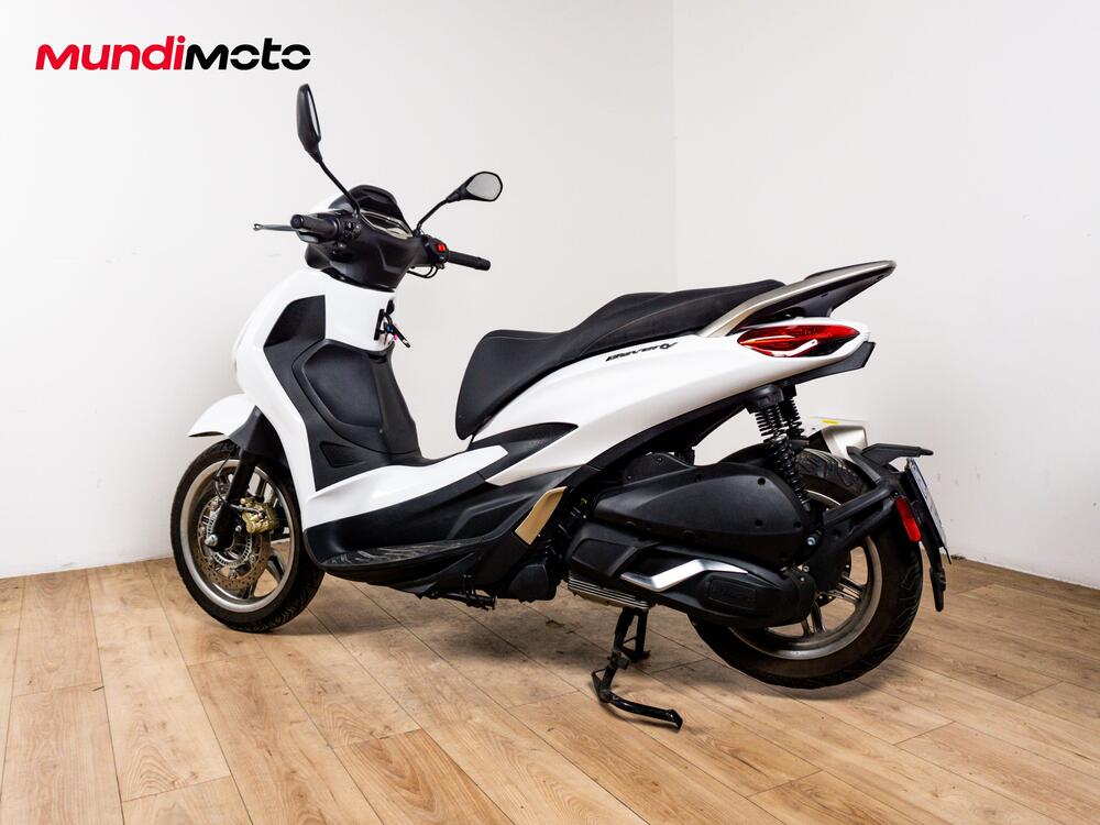 Piaggio Beverly 300 Hpe (2021) (7)