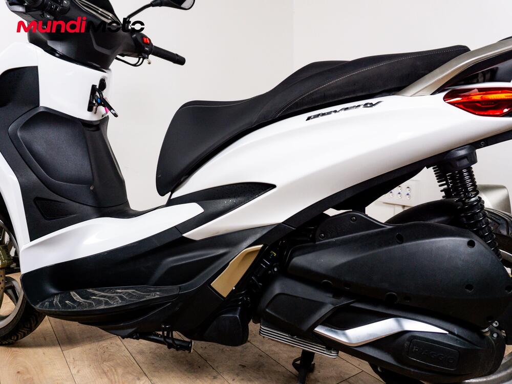 Piaggio Beverly 300 Hpe (2021) (10)