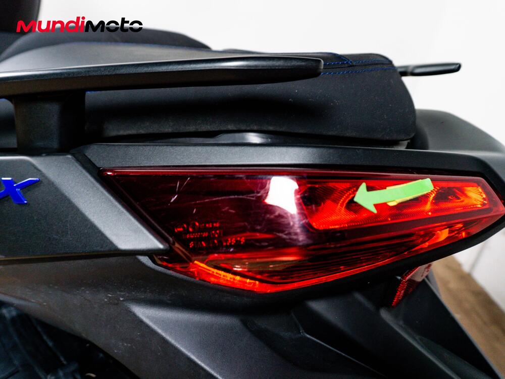 Yamaha X-Max 300 Tech Max (2025 - 26) (15)