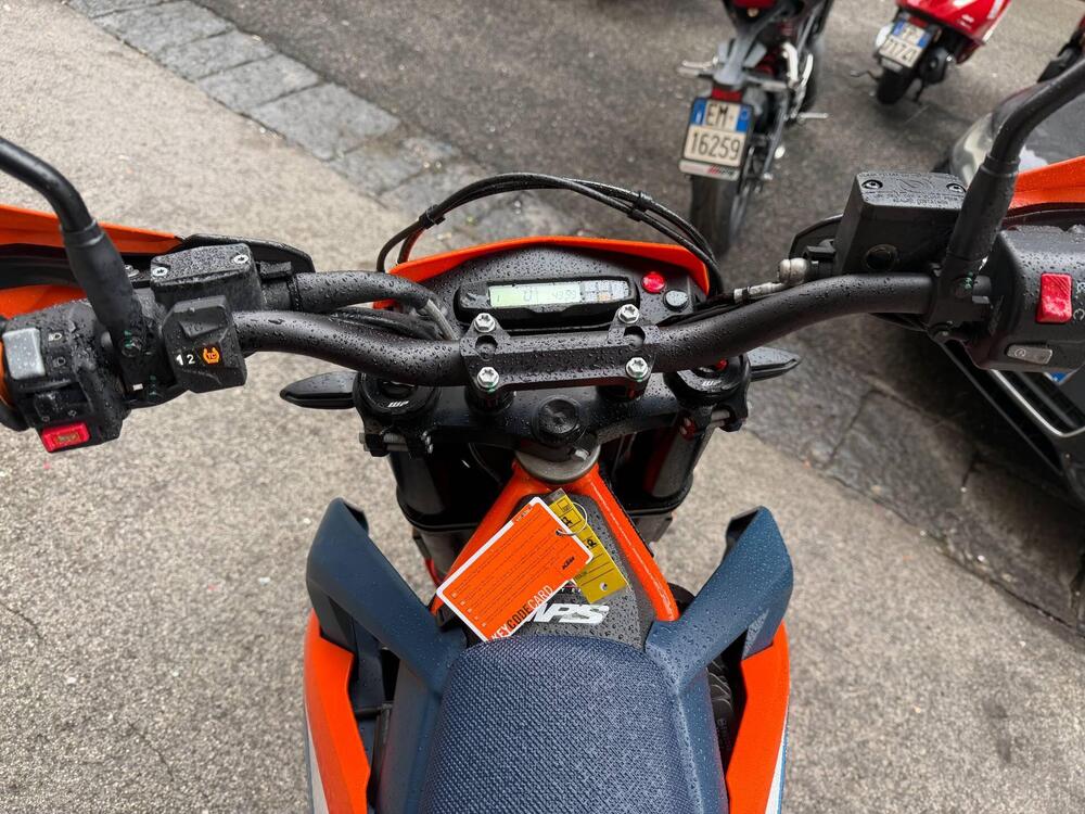 KTM 690 SMC R (2023 - 25) (7)