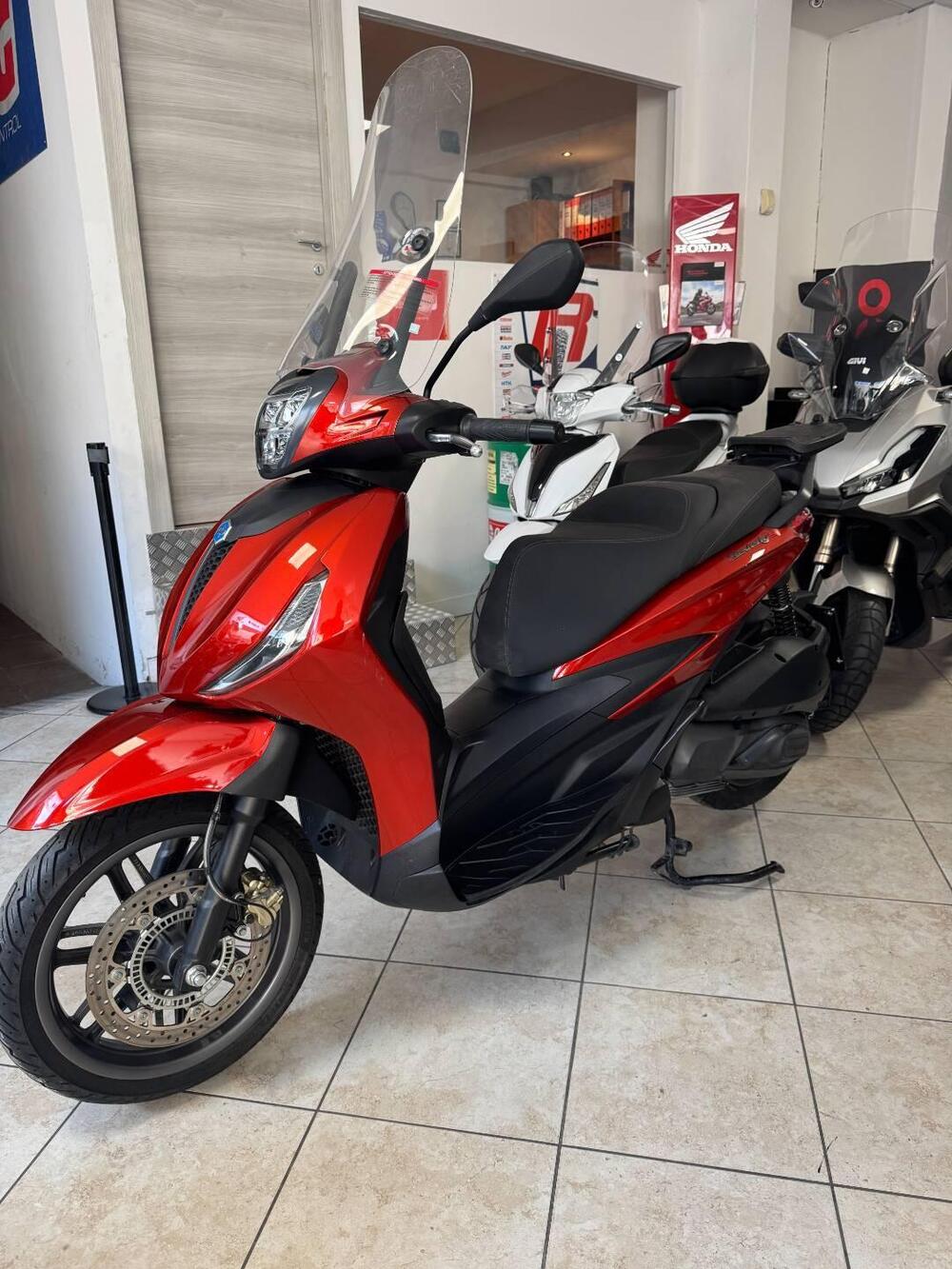 Piaggio Beverly 300 Hpe (2021)