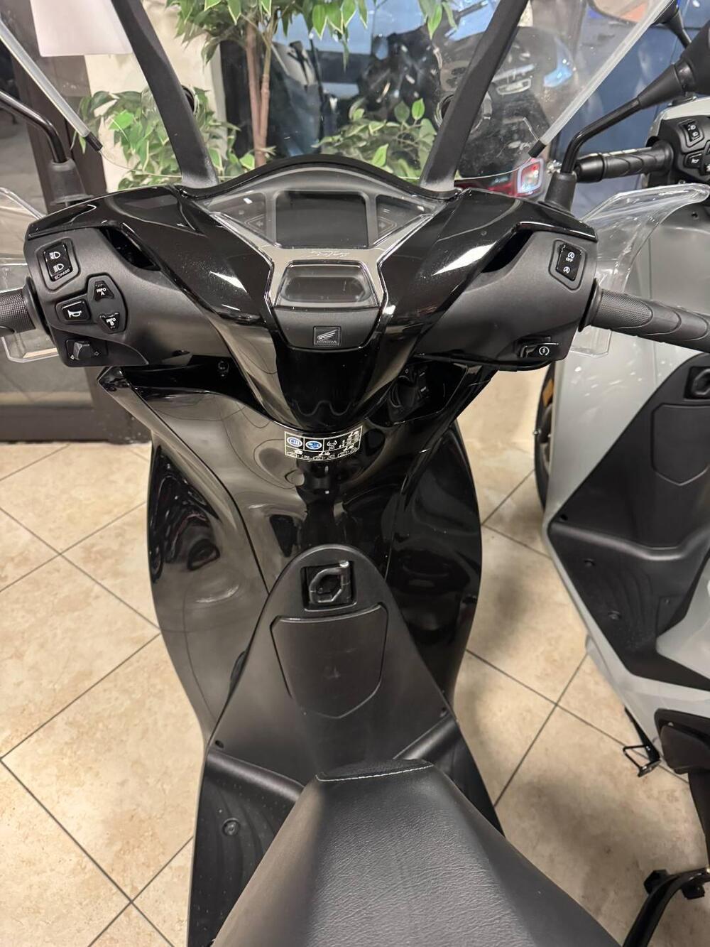 Honda SH 150i (2020 - 23) (3)