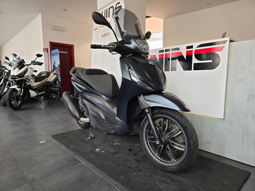 Piaggio Beverly 300 S ABS-ASR (2021 - 25) (2)