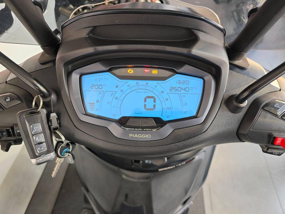 Piaggio Beverly 300 S ABS-ASR (2021 - 25) (10)