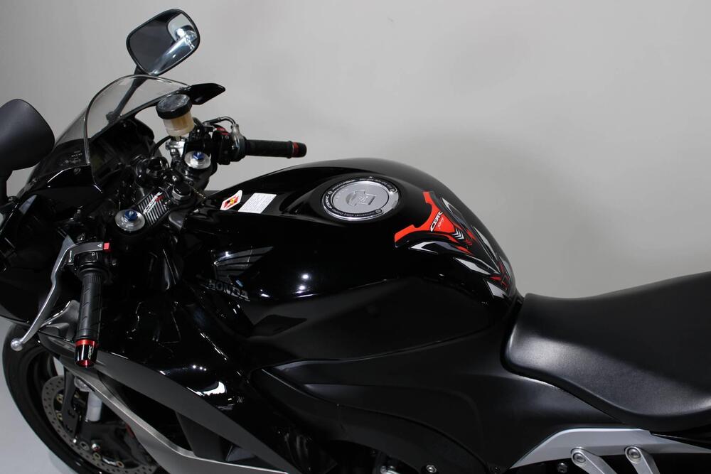 Honda CBR 600 RR (2007 - 08) (5)