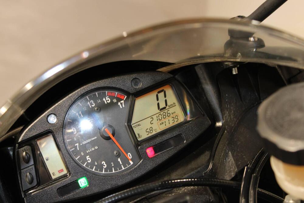 Honda CBR 600 RR (2007 - 08) (6)