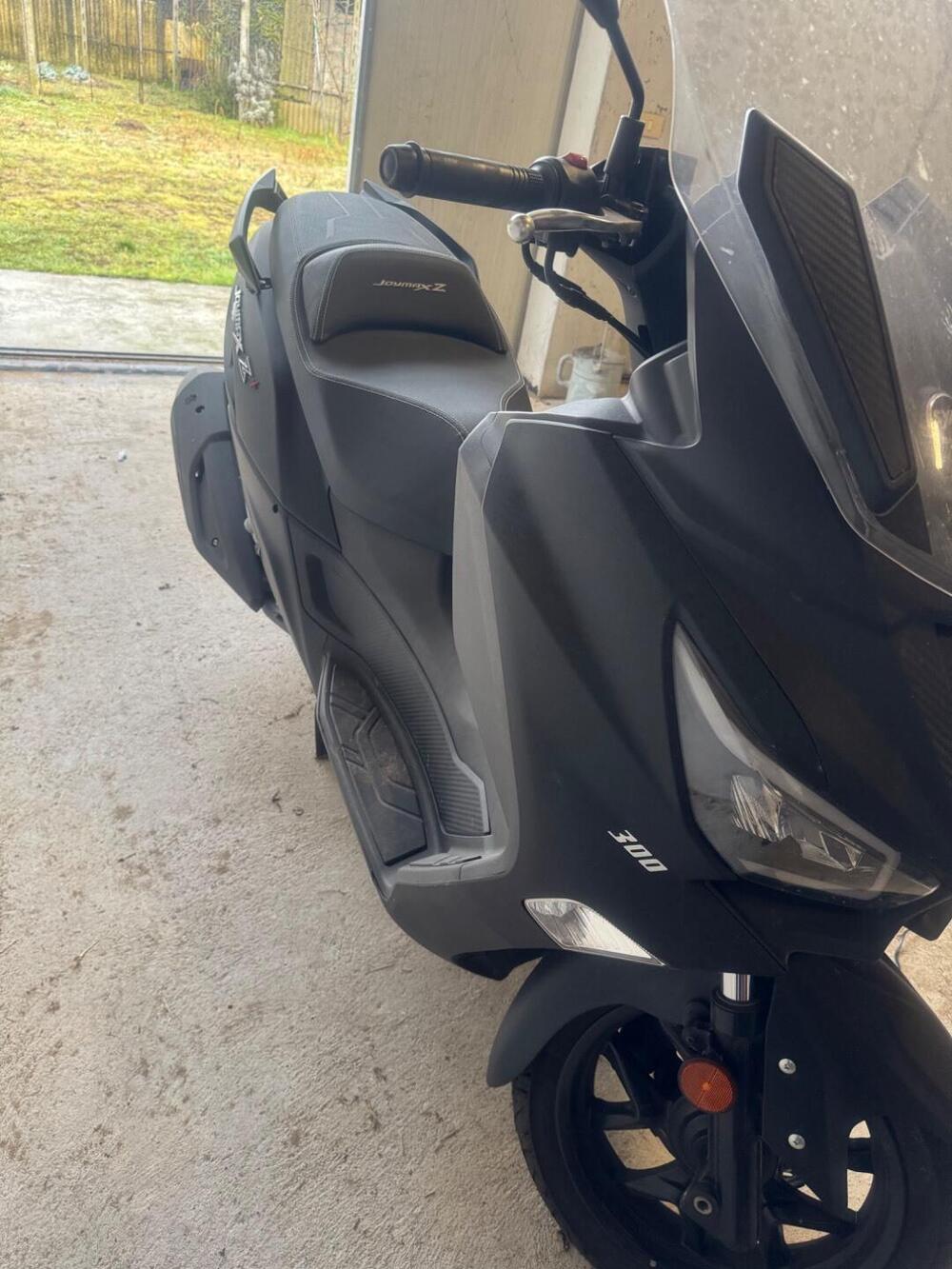 Sym Joymax 300 Z+ (2021 - 24) (2)