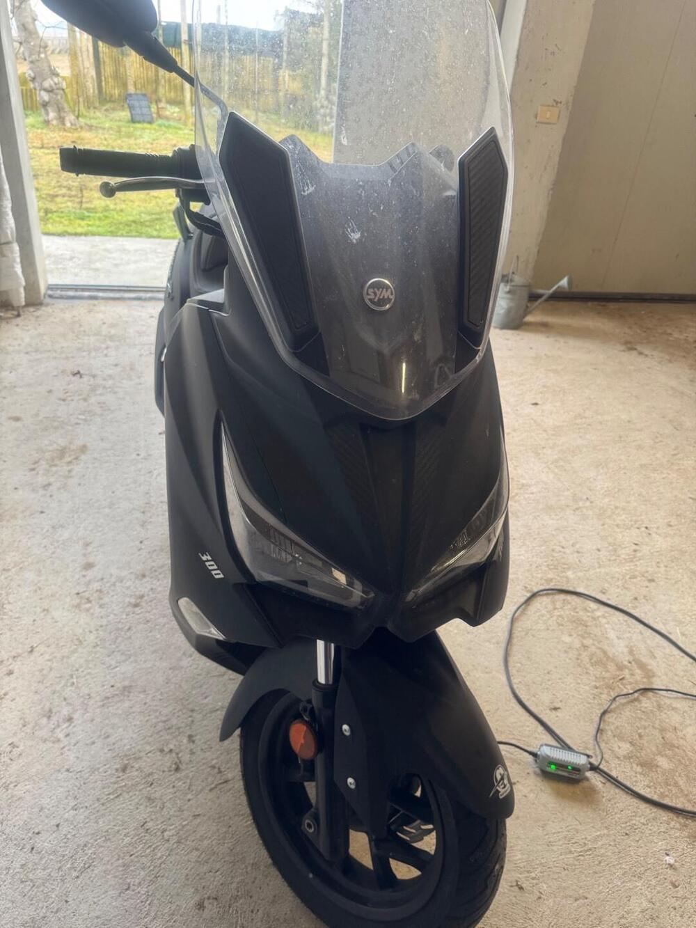 Sym Joymax 300 Z+ (2021 - 24) (3)