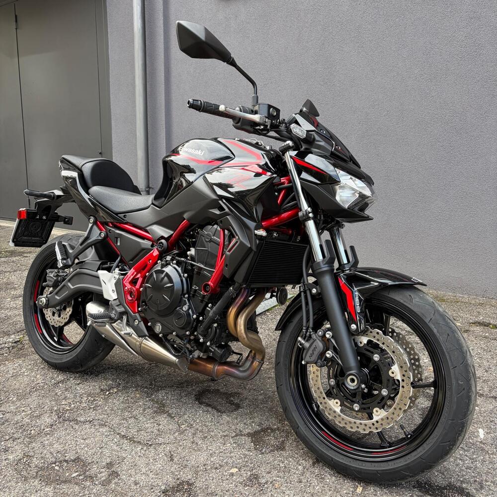 Kawasaki Z 650 (2025 - 26) (2)