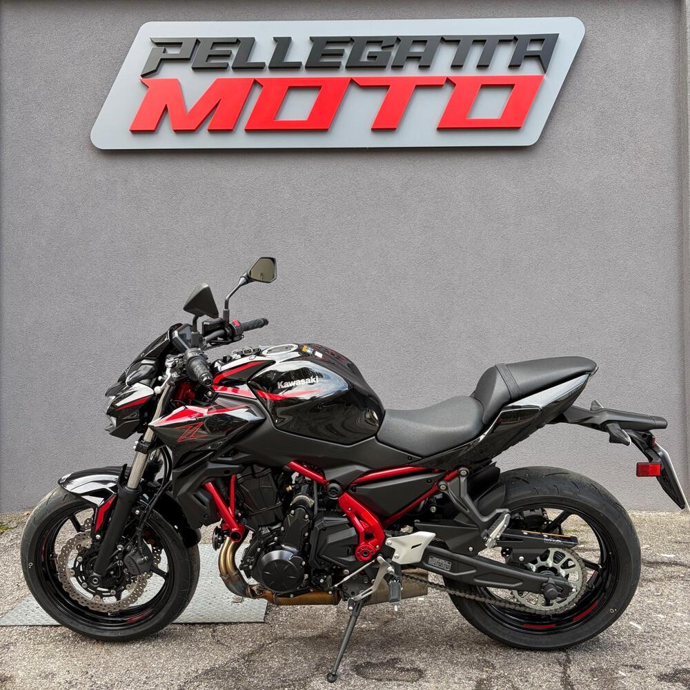 Kawasaki Z 650 (2025 - 26) (4)