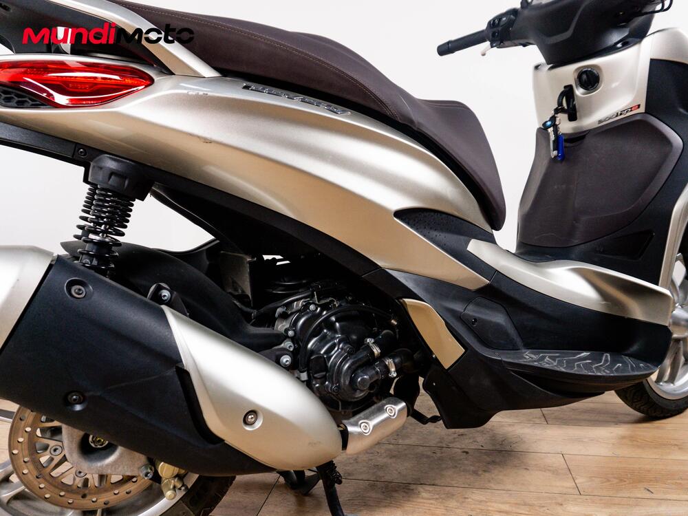 Piaggio Beverly 300 Hpe (2021) (4)