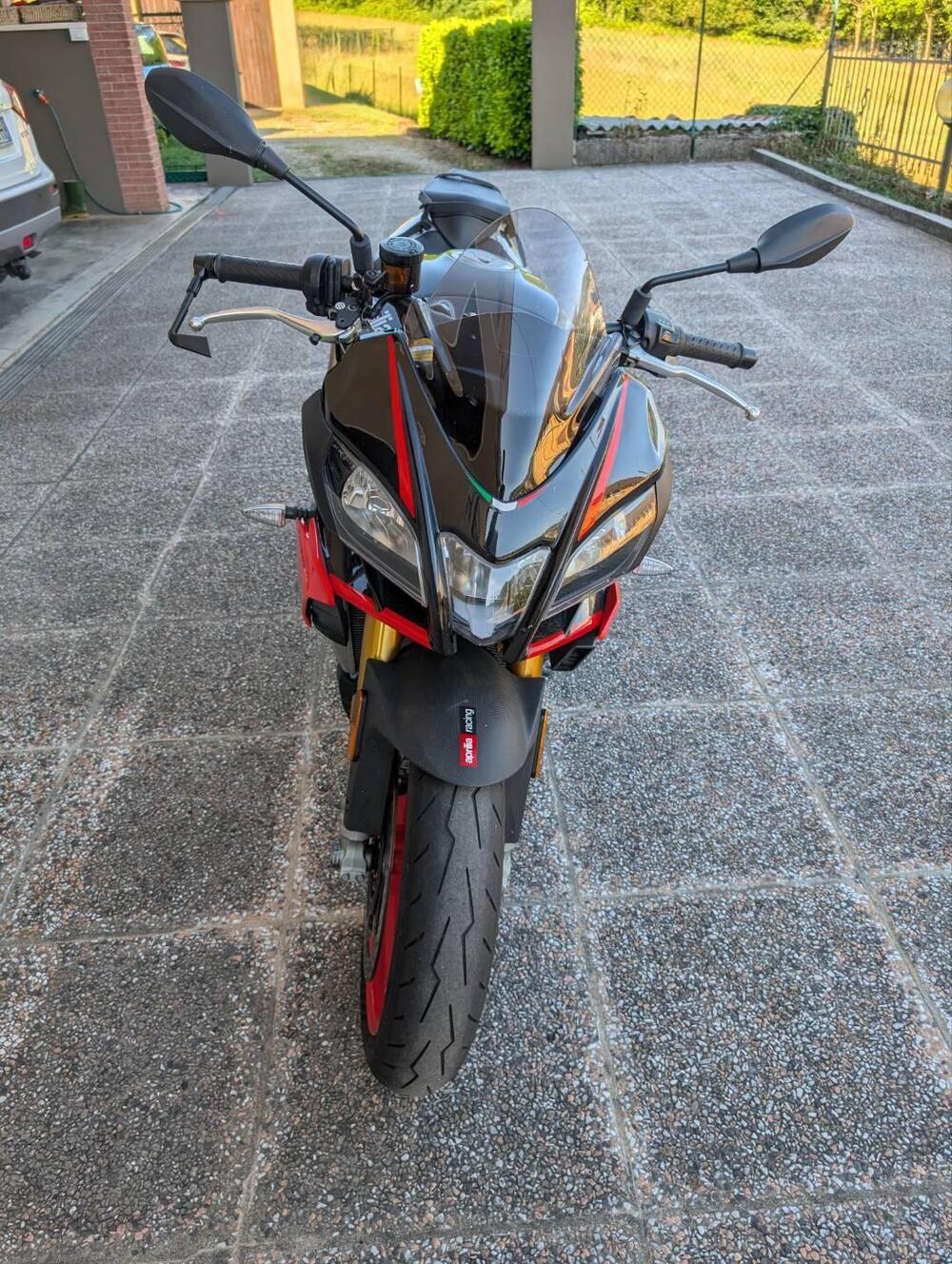 Aprilia Tuono V4 Factory (2019 - 20) (2)