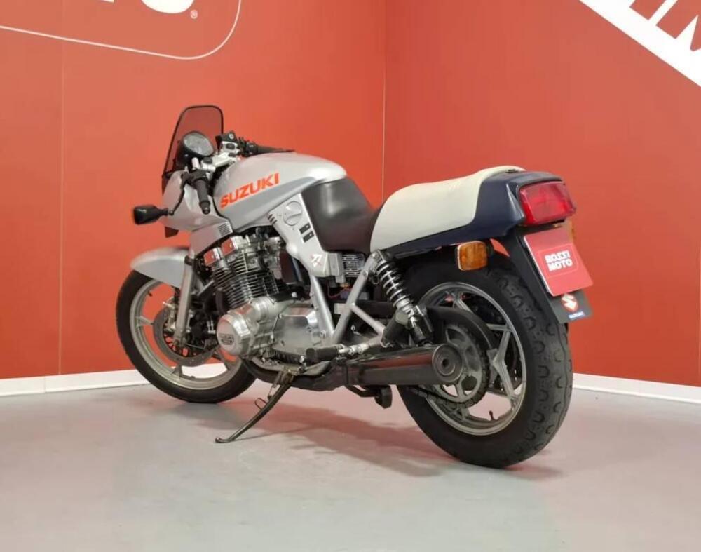 Suzuki GSX 1100 S (6)