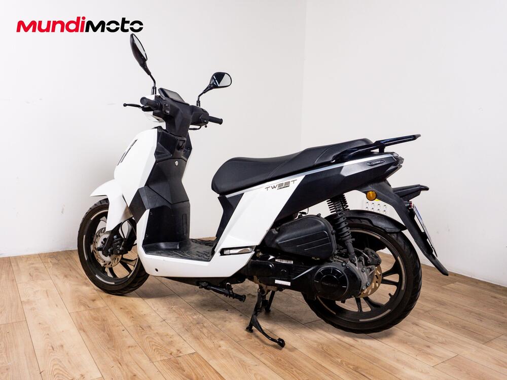 Peugeot Tweet 125 FL GT ABS (2024) (7)