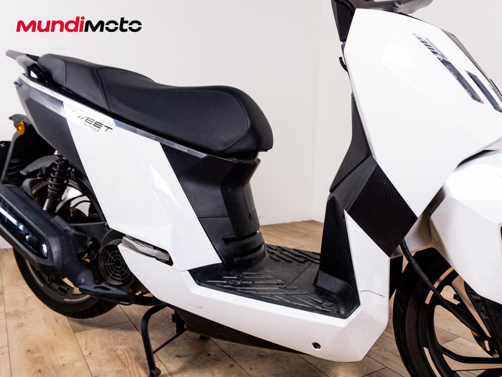 Peugeot Tweet 125 FL GT ABS (2024) (5)