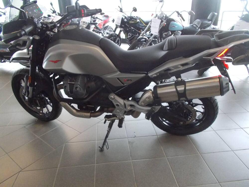 Moto Guzzi V85 Strada (2024 - 26) (4)