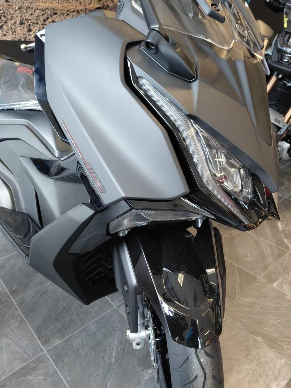 Kymco AK 575 Premium (2025 - 26) (3)