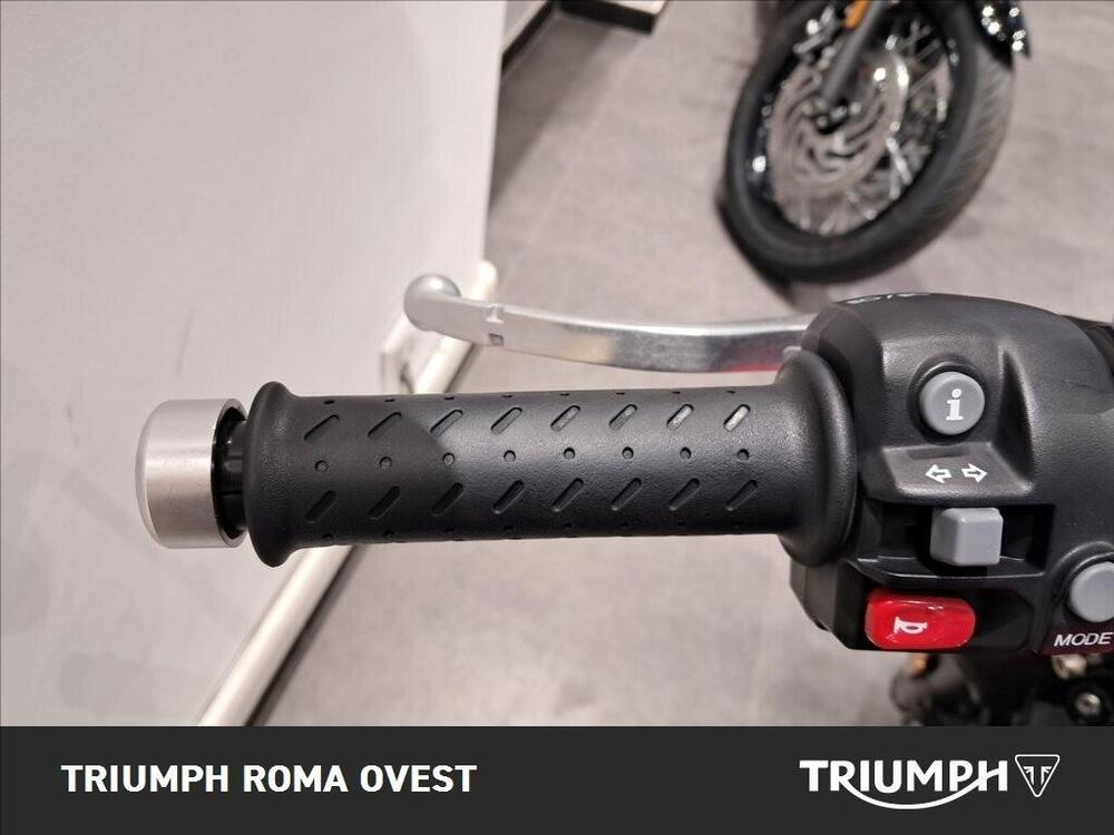 Triumph Speed Twin 900 Chrome Edition (2023) (10)