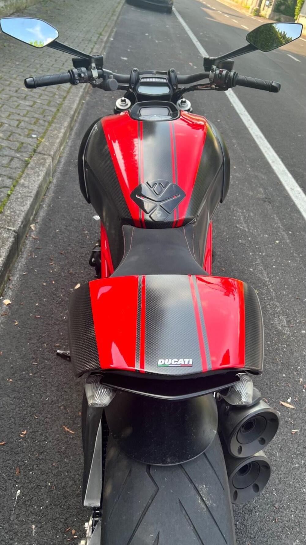 Ducati Diavel 1200 Carbon (2014 - 16) (2)