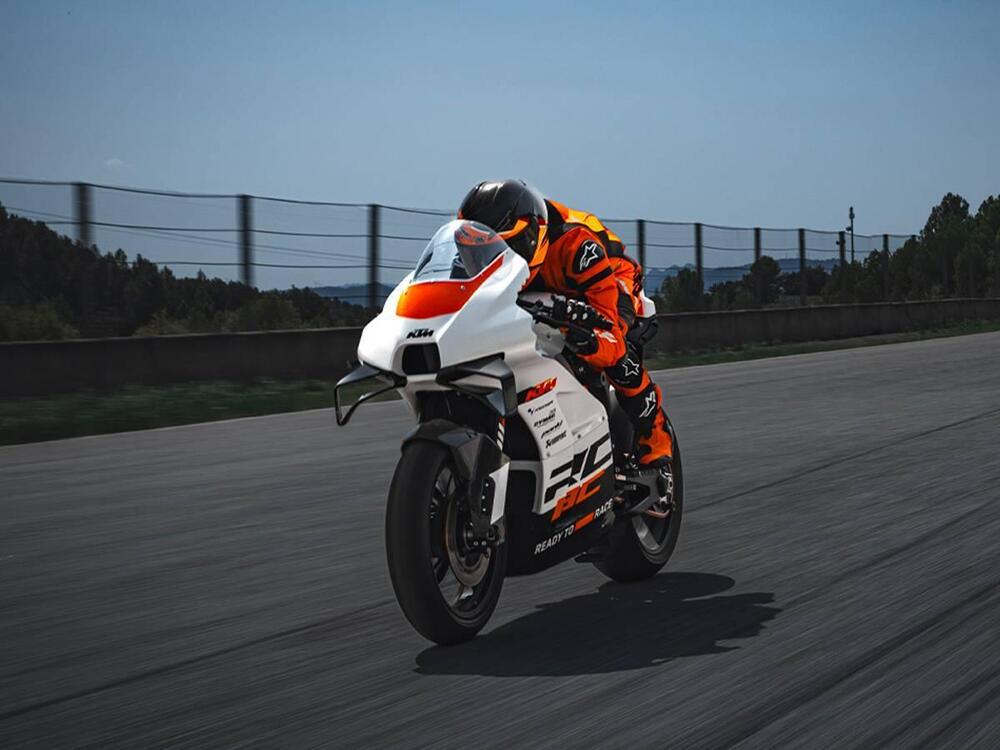 KTM RC 8C 890 (2024) (6)