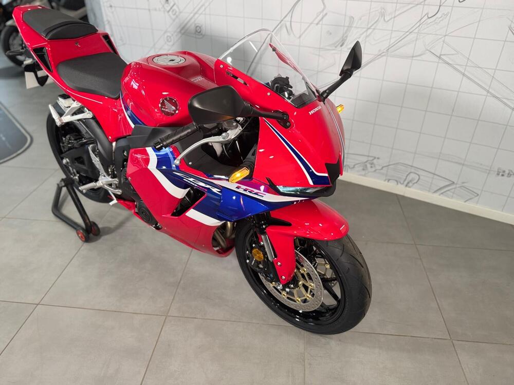 Honda CBR 600 RR (2024 - 26) (10)